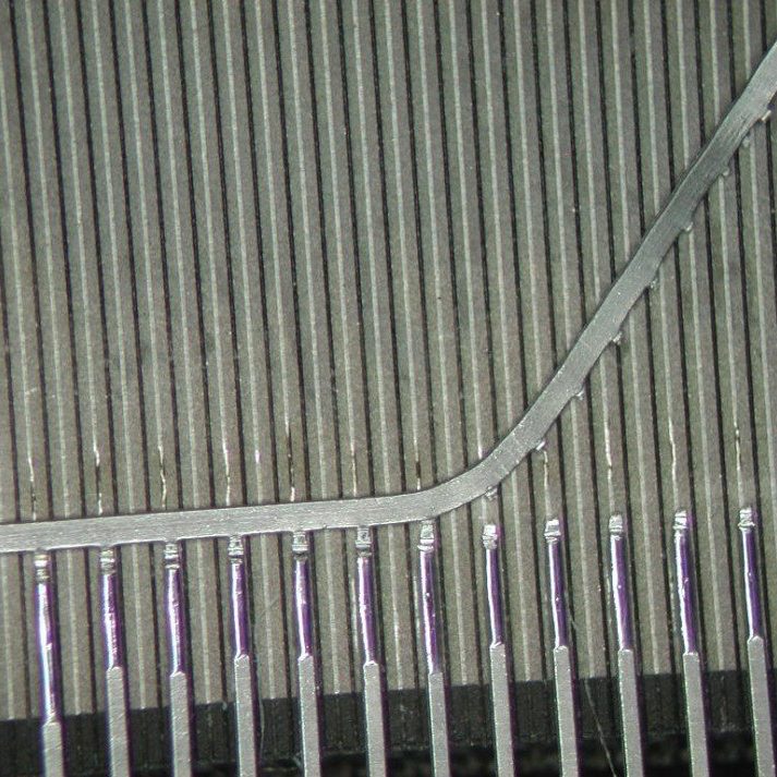 laser mIcro-soldering 50 µm wide leads on a ceramic substrate